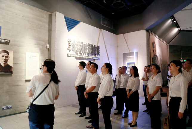 4 参观_调整大小.jpg